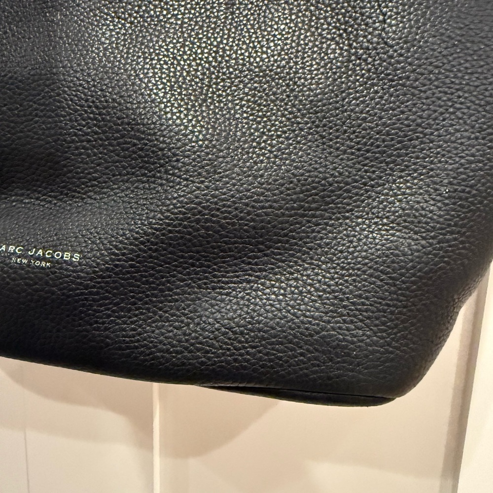 Marc Jacobs Pike Place East/West Black Tote Bag - Picture 5 of 11